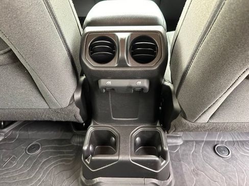 Used 2024 Jeep Wrangler Unlimited Sport AWD/4WD image 32