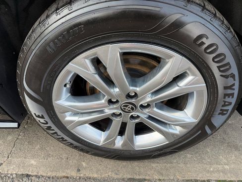 Used 2021 Toyota Sienna XSE w/ XSE Plus Package AWD/4WD image 23
