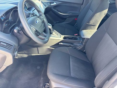 Used 2015 Ford Focus SE w/ Reverse Sensing Package image 8