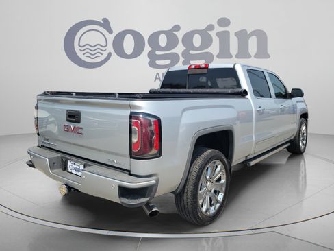 Used 2018 GMC Sierra 1500 Denali w/ Denali Ultimate Package AWD/4WD image 3