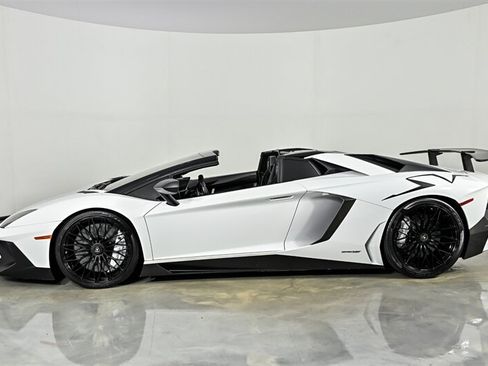 Used 2017 Lamborghini Aventador LP 750-4 Superveloce AWD/4WD image 6