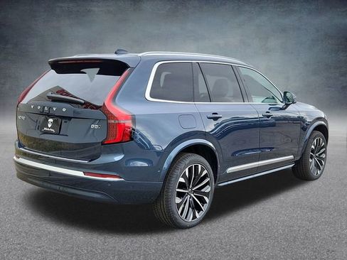 New 2025 Volvo XC90 B5 Plus w/ Protection Package Premier image 3