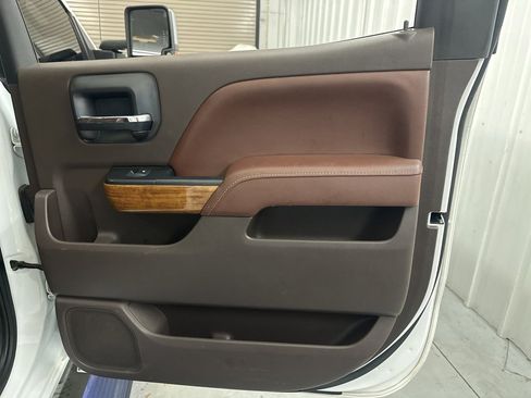 Used 2017 Chevrolet Silverado 2500 High Country w/ Duramax Plus Package image 37