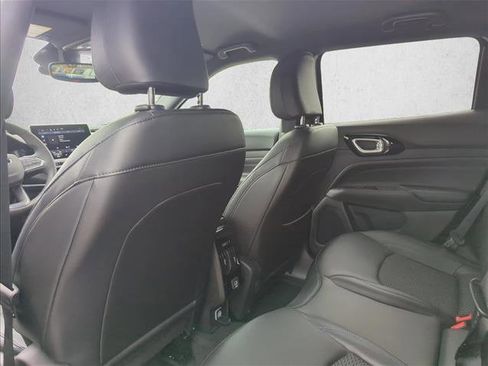 New 2026 Jeep Compass Latitude image 14