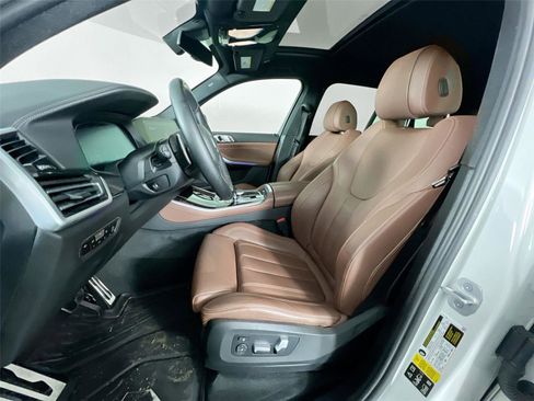 Used 2021 BMW X5 xDrive40i w/ M Sport Package image 19