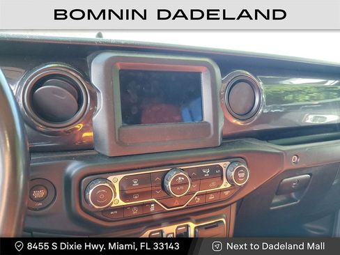 Used 2020 Jeep Gladiator Sport image 11