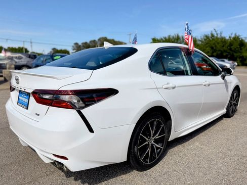 Used 2021 Toyota Camry SE FWD image 18
