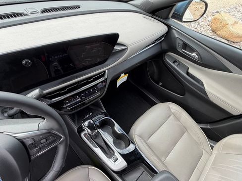 Used 2025 Buick Envista Avenir FWD image 20