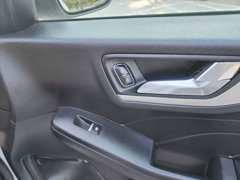 Used 2021 Ford Escape SE image 33