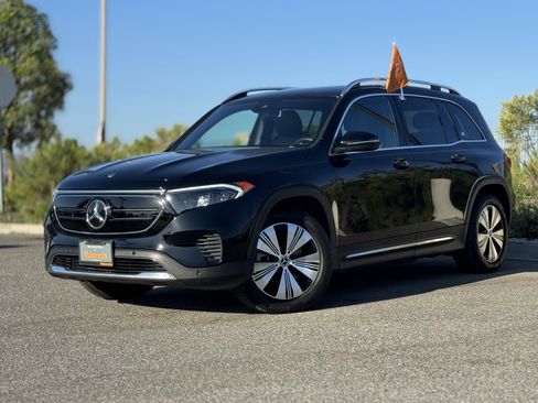 Used 2023 Mercedes-Benz EQB 300 4MATIC image 2