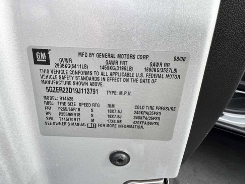 Used 2009 Saturn Outlook XR w/ Convenience Package FWD image 17
