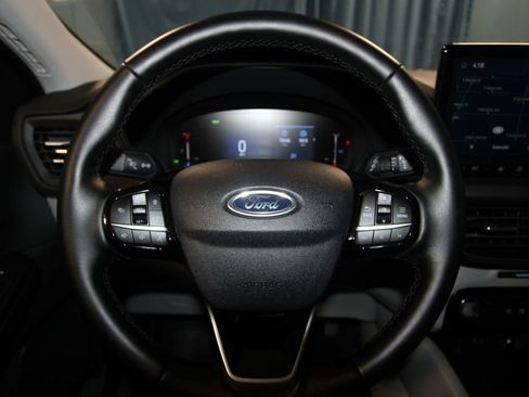 Used 2025 Ford Escape SE image 11