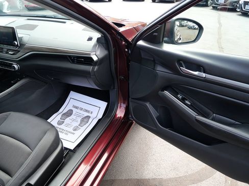 Used 2023 Nissan Altima 2.5 SV AWD/4WD image 22