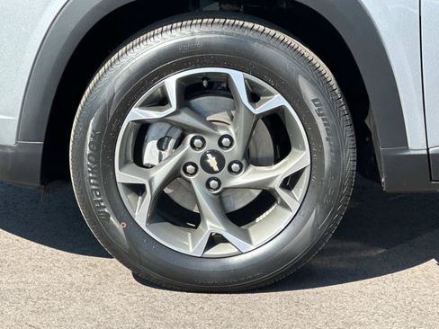 Certified 2024 Chevrolet Trax LT w/ Sunroof Package FWD image 8