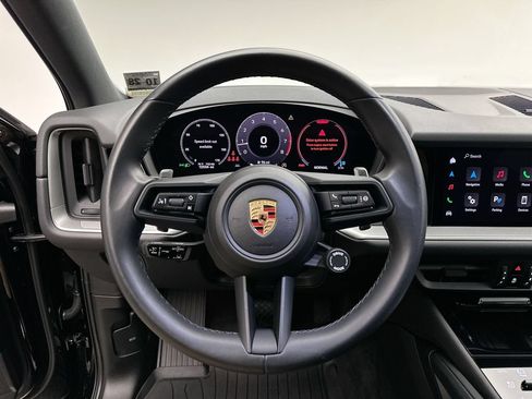 Used 2024 Porsche Cayenne AWD/4WD image 30