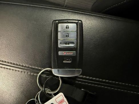 Used 2018 Acura TLX V6 SH-AWD w/ Technology Pkg image 17