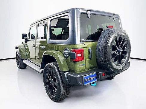 Used 2022 Jeep Wrangler Unlimited Sahara w/ Cold Weather Group image 13