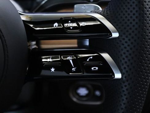 Used 2024 Mercedes-Benz GLS 580 4MATIC image 34