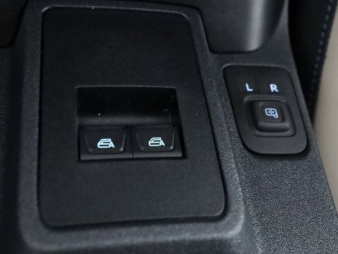 Used 2023 Ford Bronco Wildtrak image 35