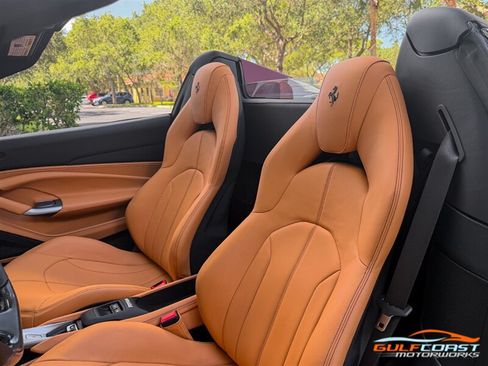 Used 2023 Ferrari F8 Tributo RWD image 23