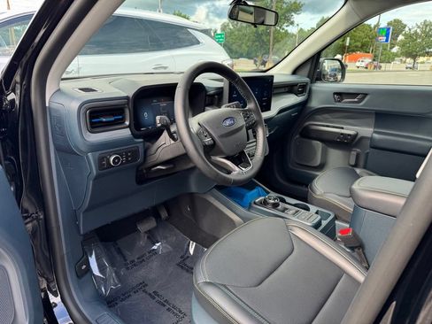 Used 2025 Ford Maverick Lobo AWD/4WD image 14