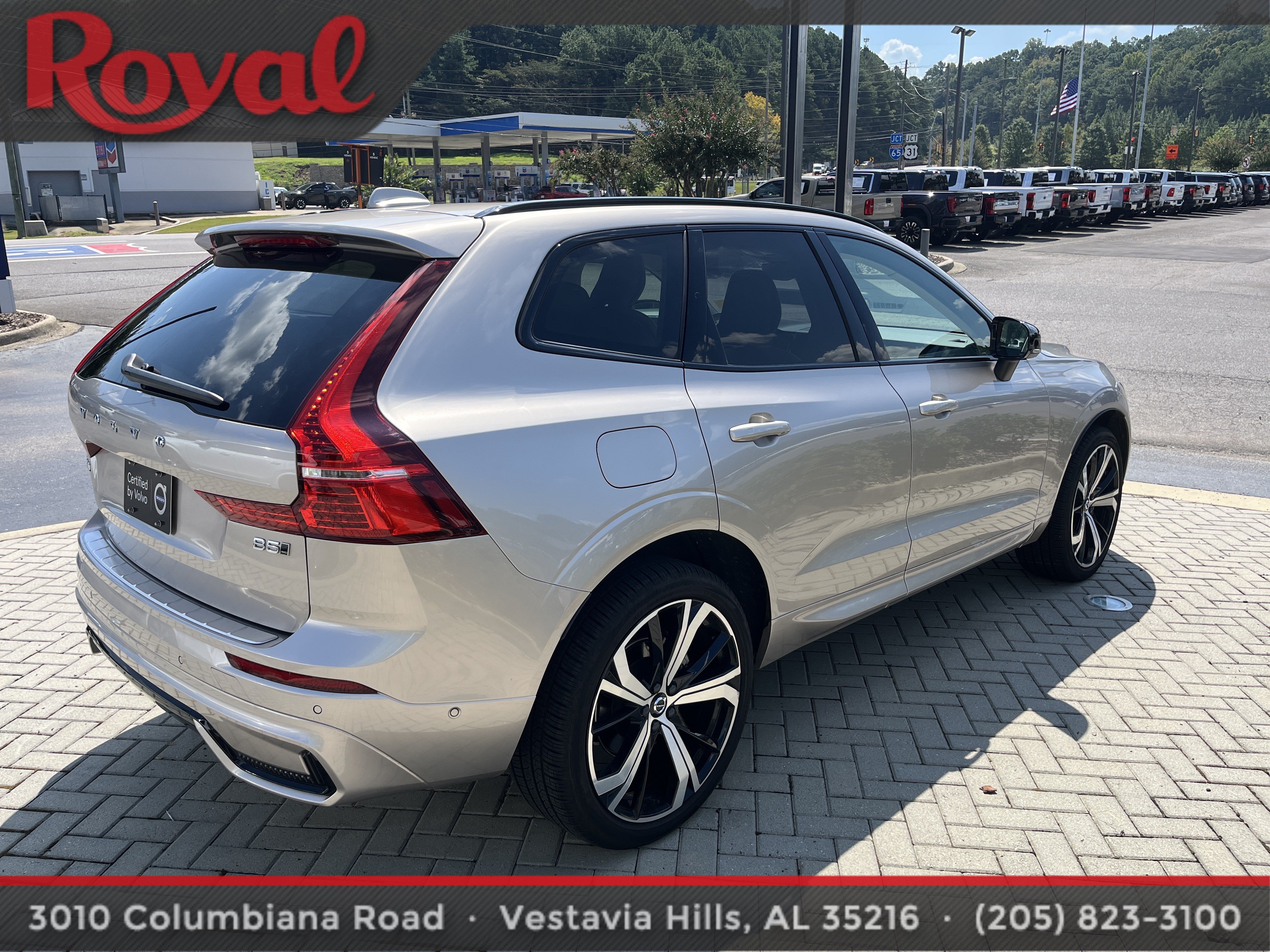 Certified 2025 Volvo XC60 B5 Ultra w/ Protection Package Premier AWD/4WD image 5
