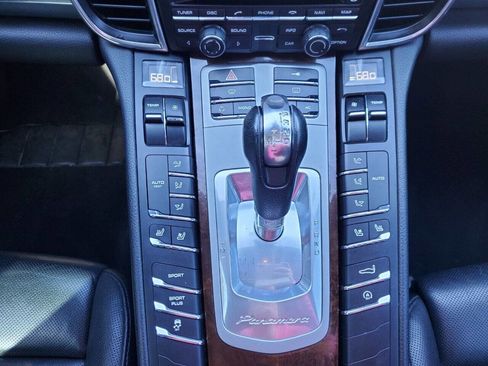 Used 2011 Porsche Panamera 4 image 21