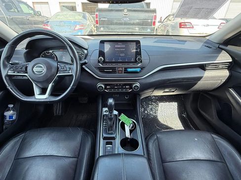 Used 2020 Nissan Altima 2.5 SV AWD/4WD image 3