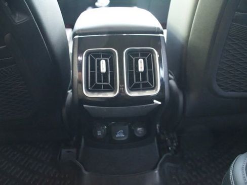 Used 2023 Kia Sorento SX AWD/4WD image 12
