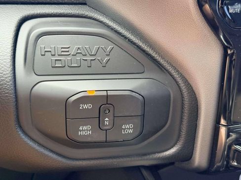 New 2026 RAM 2500 Laramie AWD/4WD image 19