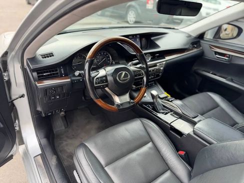 Used 2016 Lexus ES 350 w/ Navigation System Package image 23