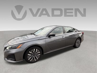 Used 2024 Nissan Altima 2.5 SV