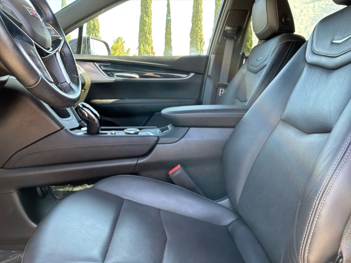 Used 2023 Cadillac XT5 Premium Luxury w/ LPO, Floor Liner Package AWD/4WD image 18