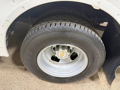 Used 2019 Chevrolet Express 3500 w/ School Bus Package image 60