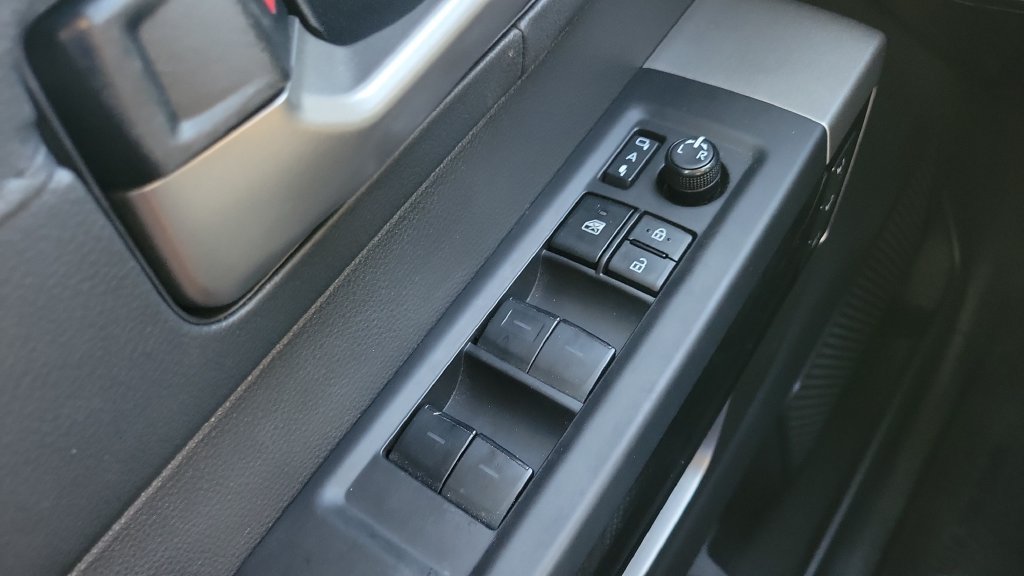 Used 2025 Toyota Tundra Limited AWD/4WD image 18