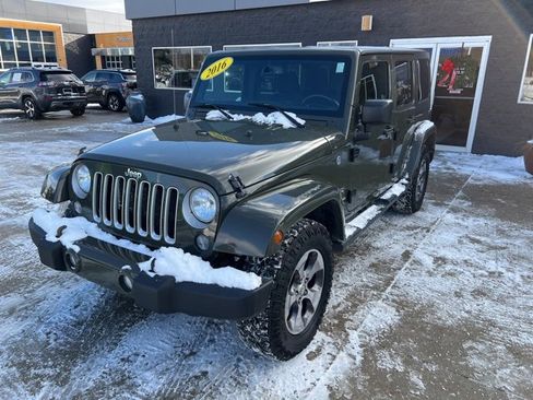 Used 2016 Jeep Wrangler Unlimited Sahara w/ Dual Top Group image 3