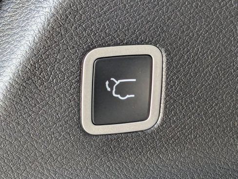 New 2026 Chrysler Pacifica Select FWD image 13