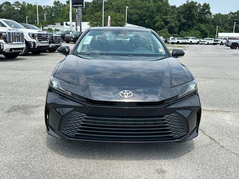 Used 2025 Toyota Camry LE AWD/4WD image 2