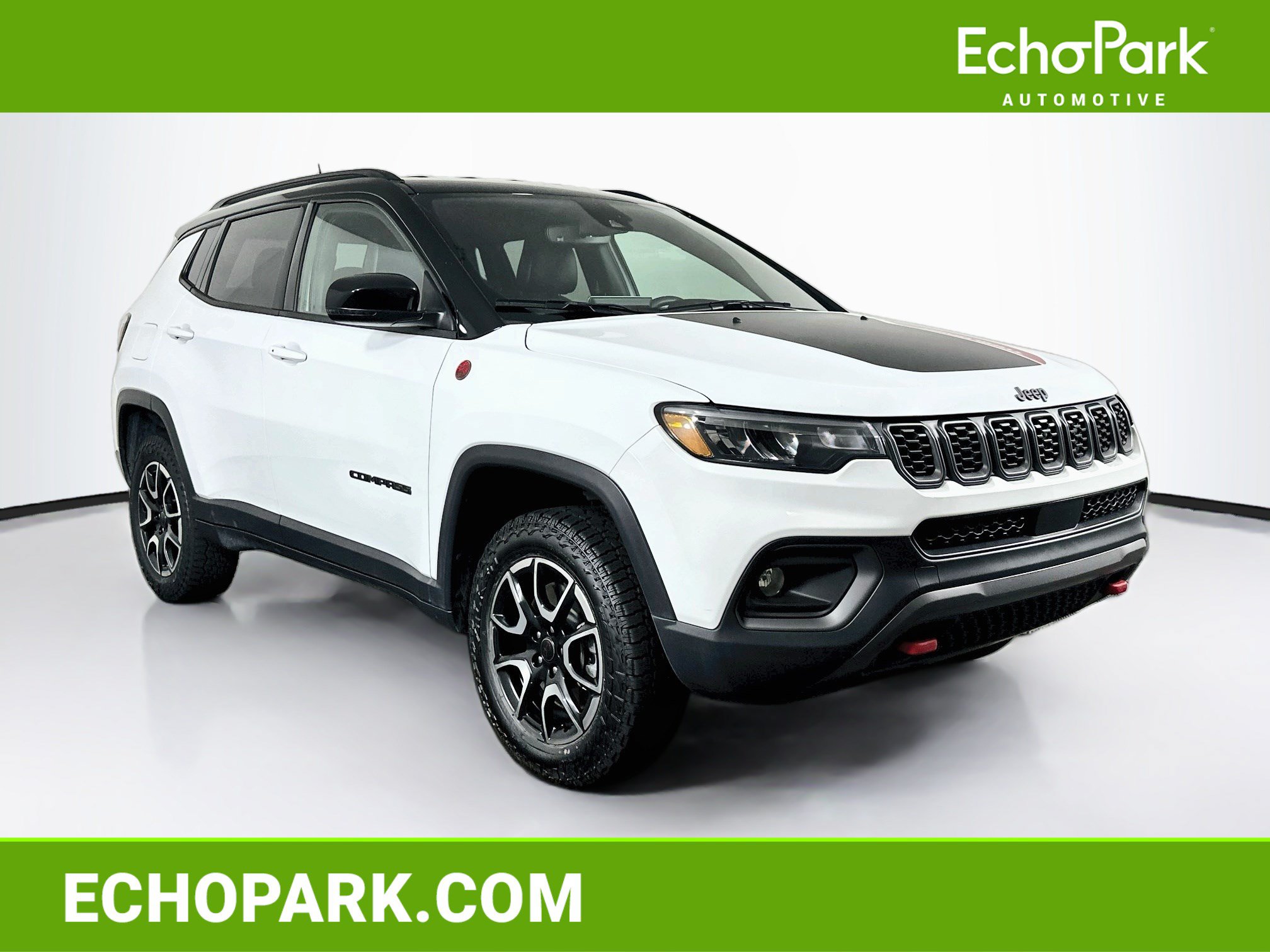 Used 2025 Jeep Compass Trailhawk AWD/4WD image 1