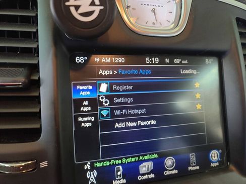 Used 2015 Chrysler 300 Limited image 26