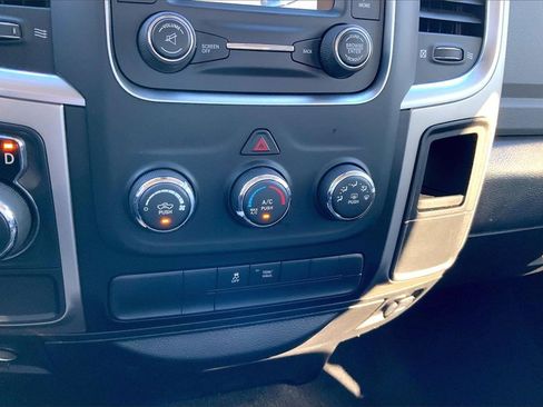 Used 2019 RAM 1500 Classic SLT image 29