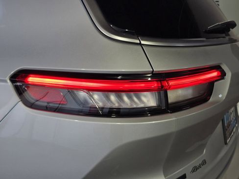 Used 2021 Jeep Grand Cherokee L Summit image 10