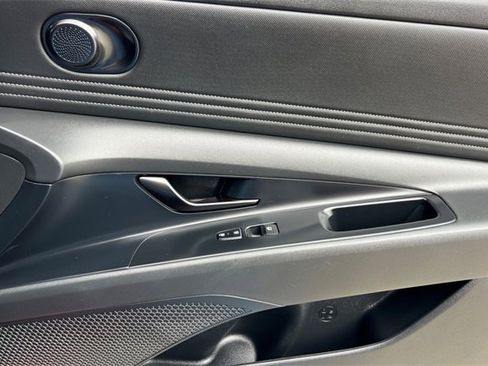 Used 2025 Hyundai Elantra Sport image 21