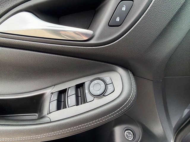 Used 2022 Buick Encore GX Select AWD/4WD image 12