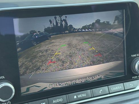 Used 2025 Nissan Rogue SV image 25