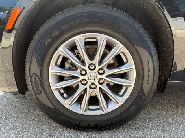 Certified 2023 Buick Enclave Essence w/ Trailering Package, 5000 lbs. AWD/4WD image 9