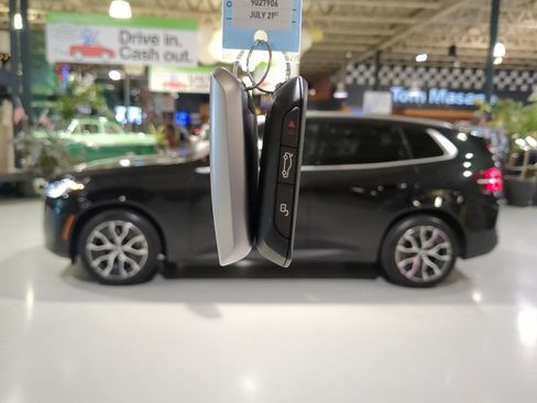 Used 2025 BMW X3 xDrive30i w/ Premium Package AWD/4WD image 4