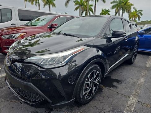 Used 2021 Toyota C-HR XLE image 28