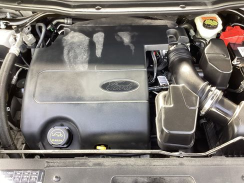 Used 2016 Ford Explorer XLT w/ Equipment Group 202A image 29