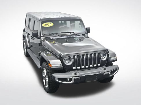 Used 2020 Jeep Wrangler Unlimited Sahara w/ Dual Top Group AWD/4WD image 31